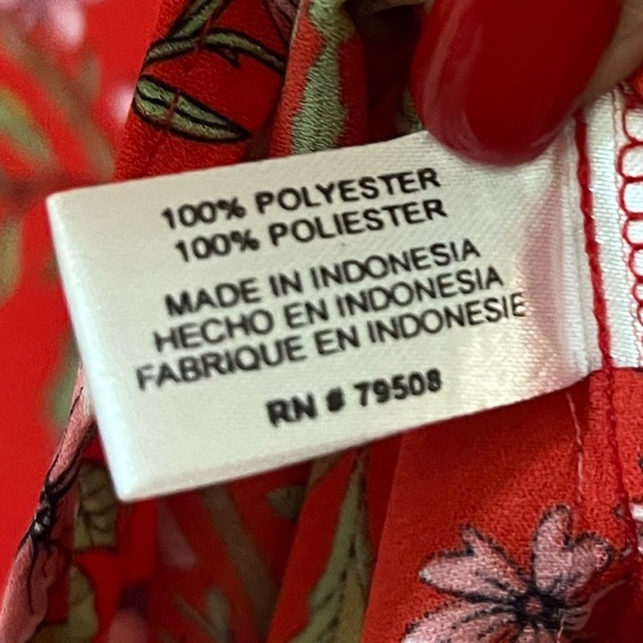 ⚫️ BOGO Violet and Claire Floral Red Women's Top Size Large - Picture 7 of 8